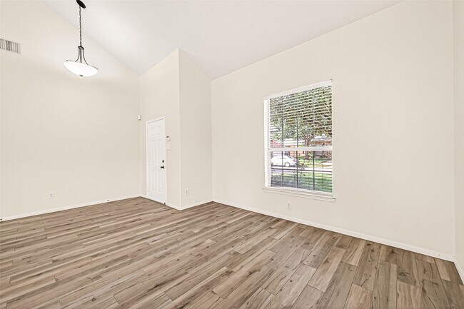 Building Photo - 25135 Florina Ranch Dr