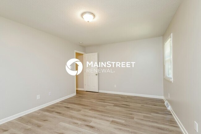 Building Photo - 3 Bedroom Pet-Friendly Home in HIGH POINT,...