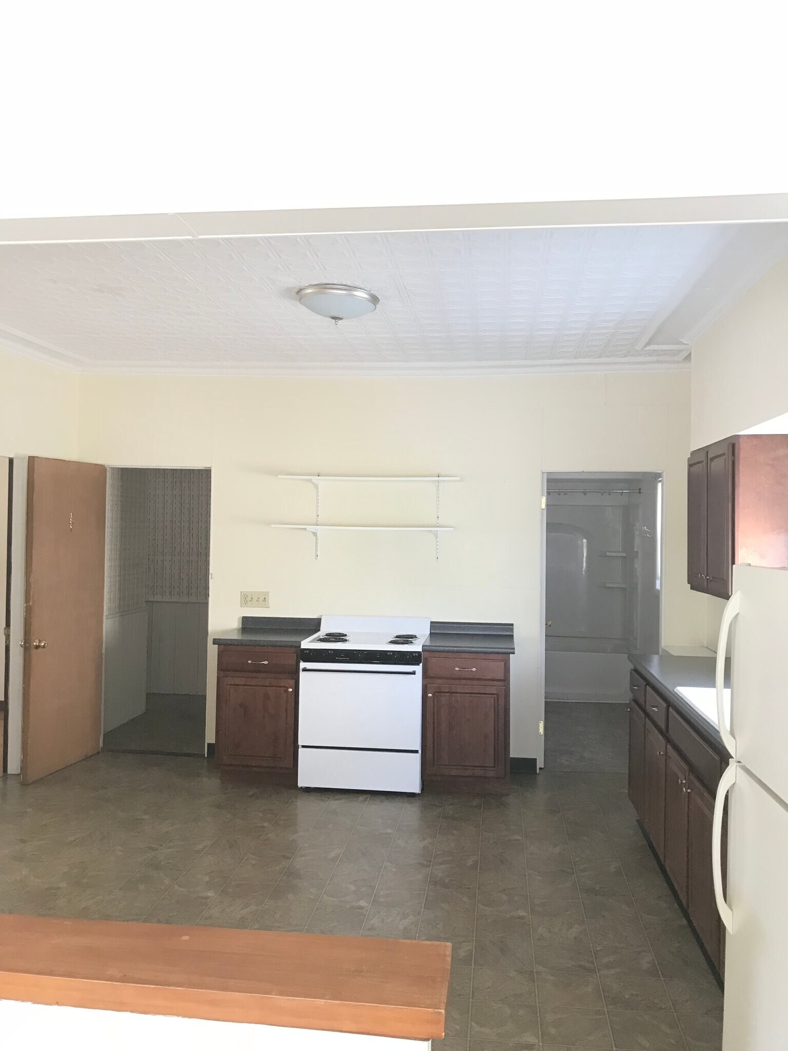 Building Photo - 39 Cook St