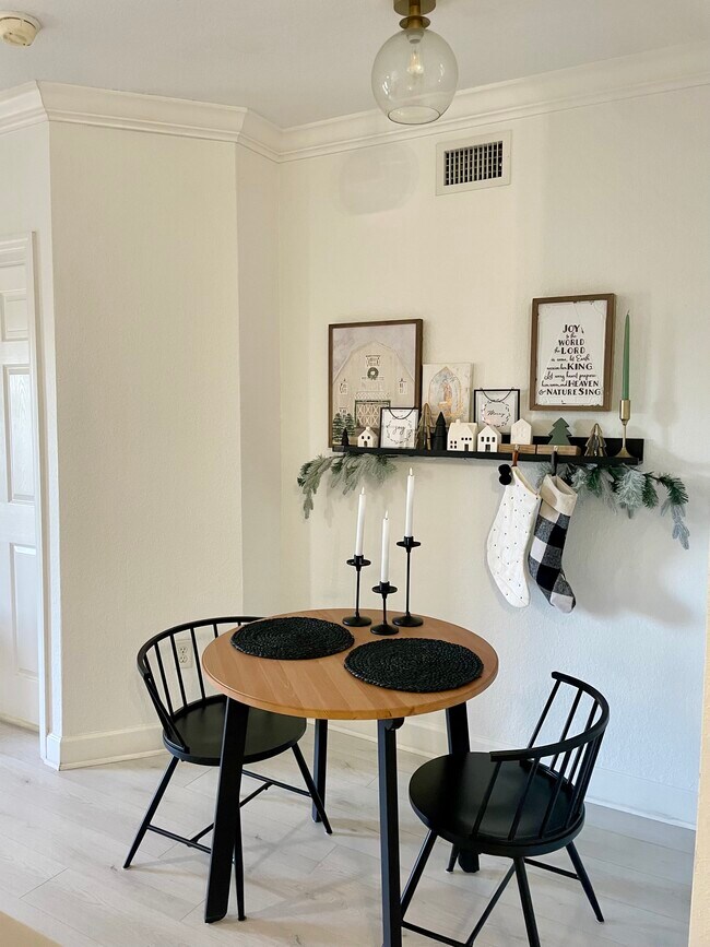 Building Photo - 304 E South St