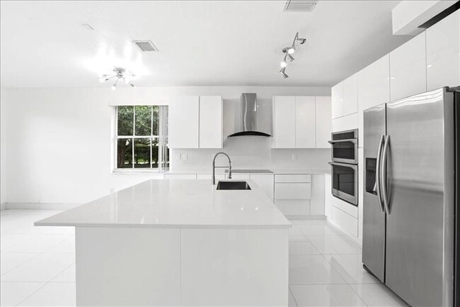 Building Photo - 3802 SW 165th Terrace