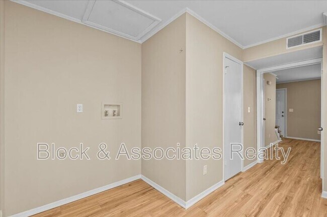 Building Photo - 1628 Spring Garden St