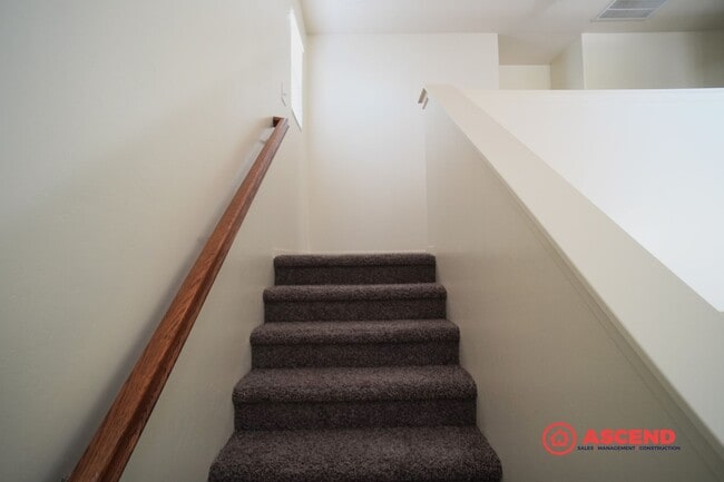 Building Photo - Stunning 2 Story Home!