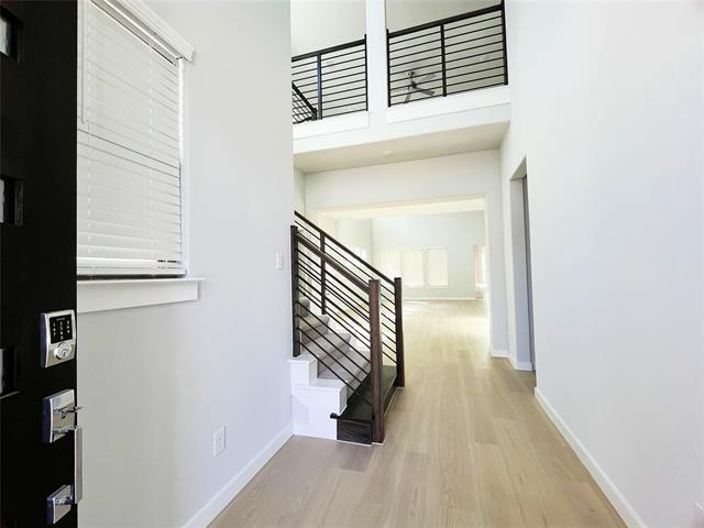 Building Photo - 3425 Teasdale Dr