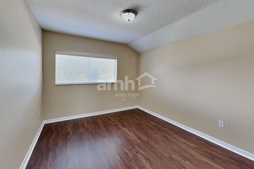 Building Photo - 3124 Shady Lily Ln