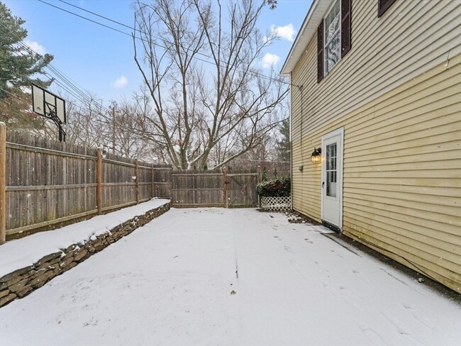 Building Photo - 28 Crestview Dr