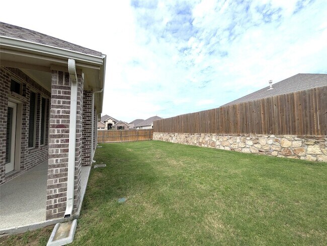 Building Photo - 14601 Little Water Dr