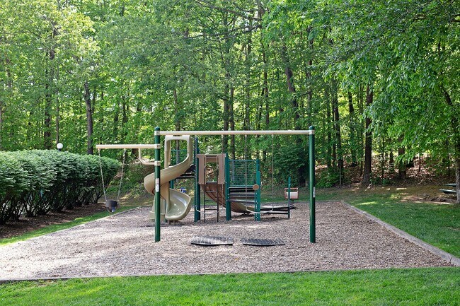 Building Photo - $500 Off 1st Month's Rent! Pet-Friendly End-Unit with Walkable Forest Lakes Lifestyle