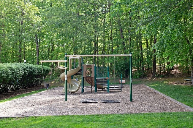Building Photo - End-Unit Forest Lakes North Townhome