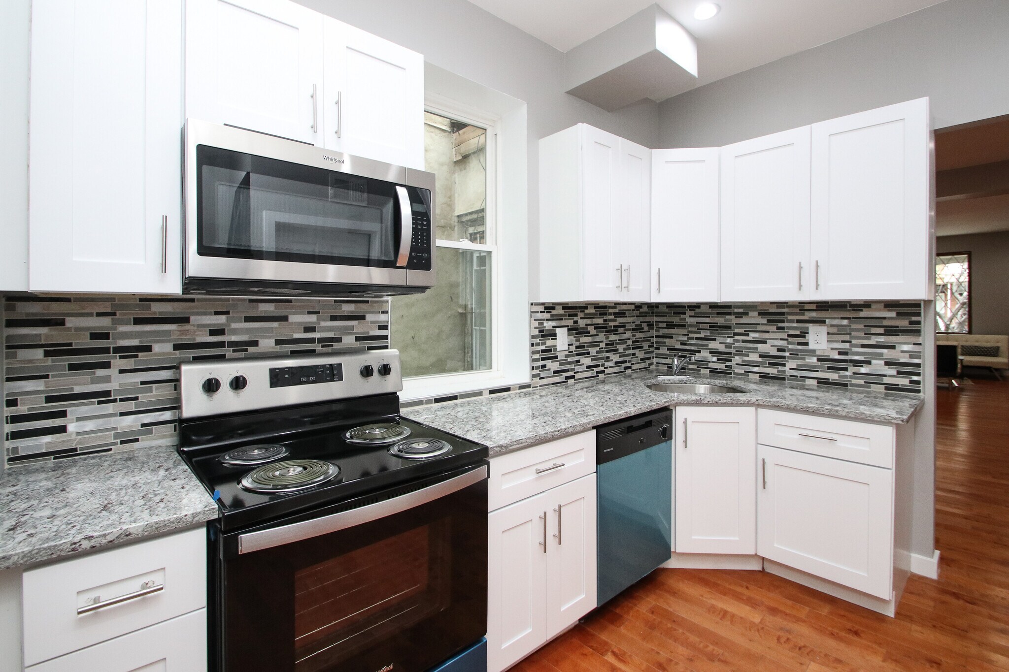 Building Photo - 3831 N Sydenham St