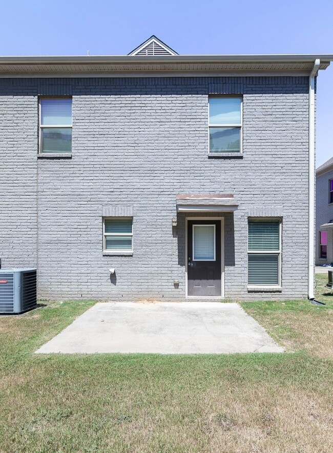 Building Photo - 530 Fifer Cir