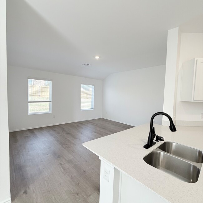 Building Photo - 1917 Rock Elm Dr