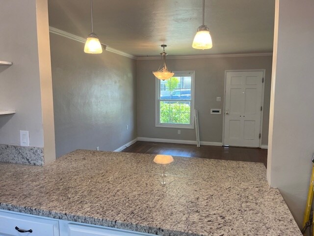 looking from kitchen to lvg rm - 1638 Greenwood Ave