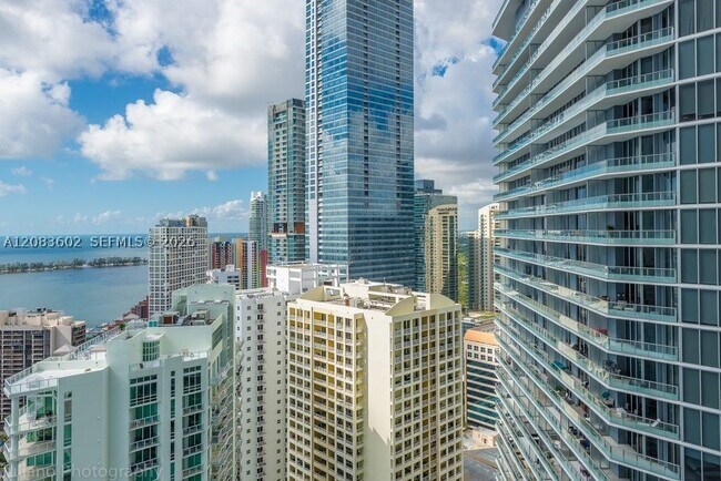 Building Photo - 1331 Brickell Bay Dr