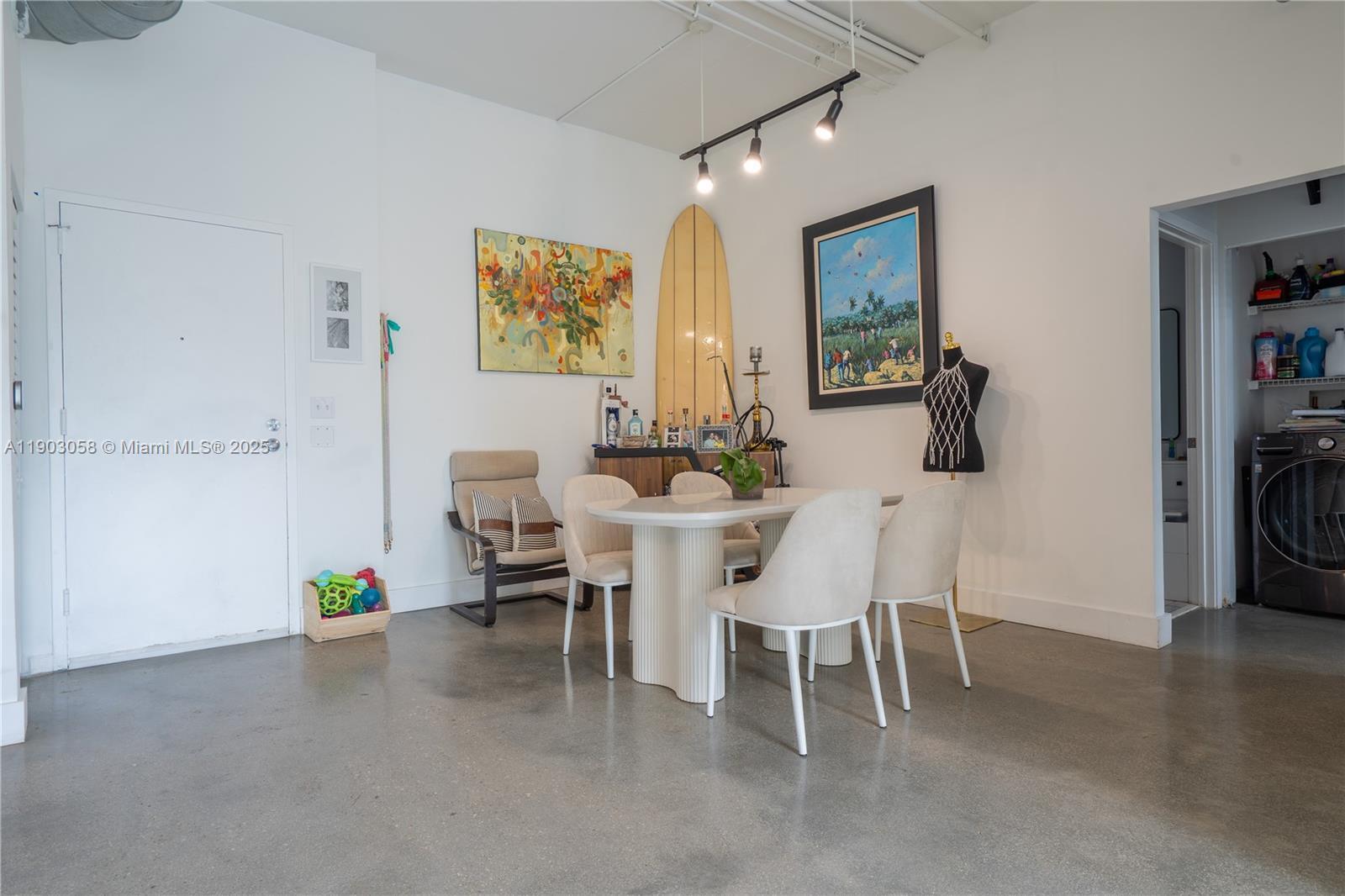 Building Photo - 2001 Biscayne Blvd