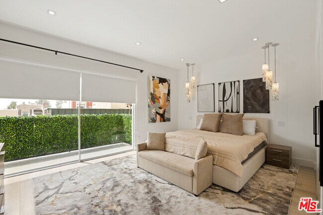 Building Photo - 10630 Wilkins Ave