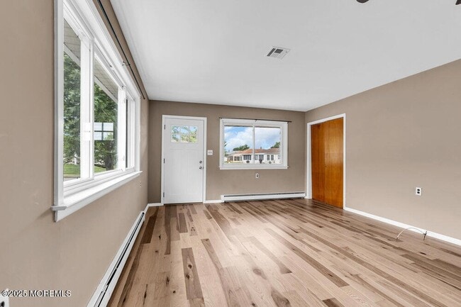 Building Photo - 24 Liberta Dr