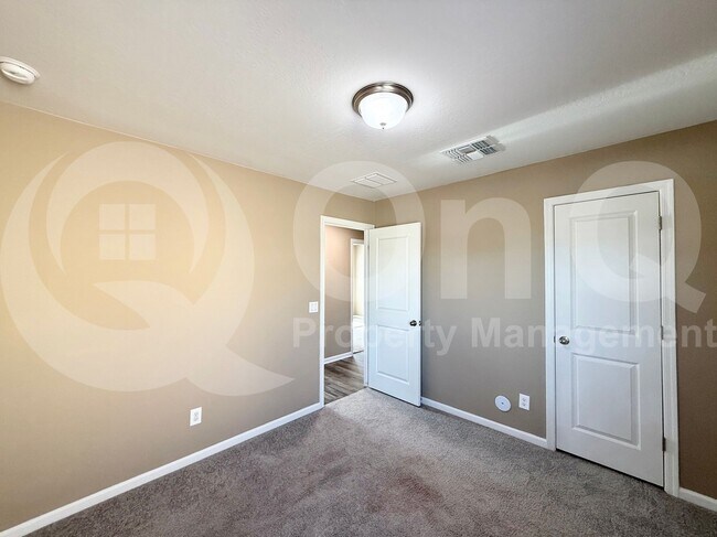 Building Photo - 1036 W Verde Ln