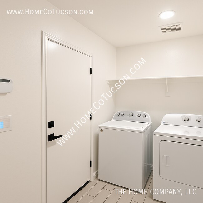 Building Photo - 8558 W Jackdaw Ct