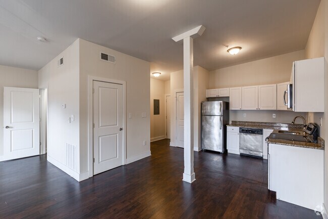 0BR, 1BA - 617SF - 1618 Bank