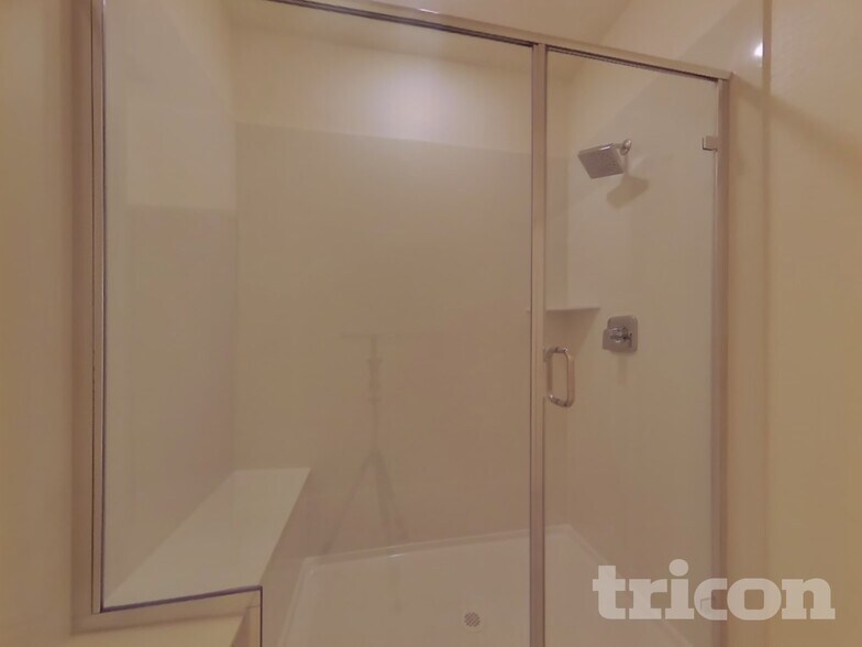 Building Photo - 2046 Delta Vw Ave