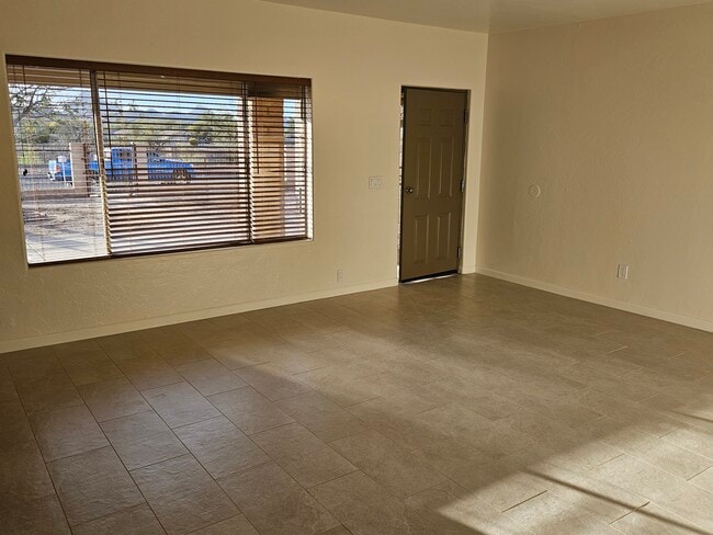 Building Photo - 4445 S Kostka Ave