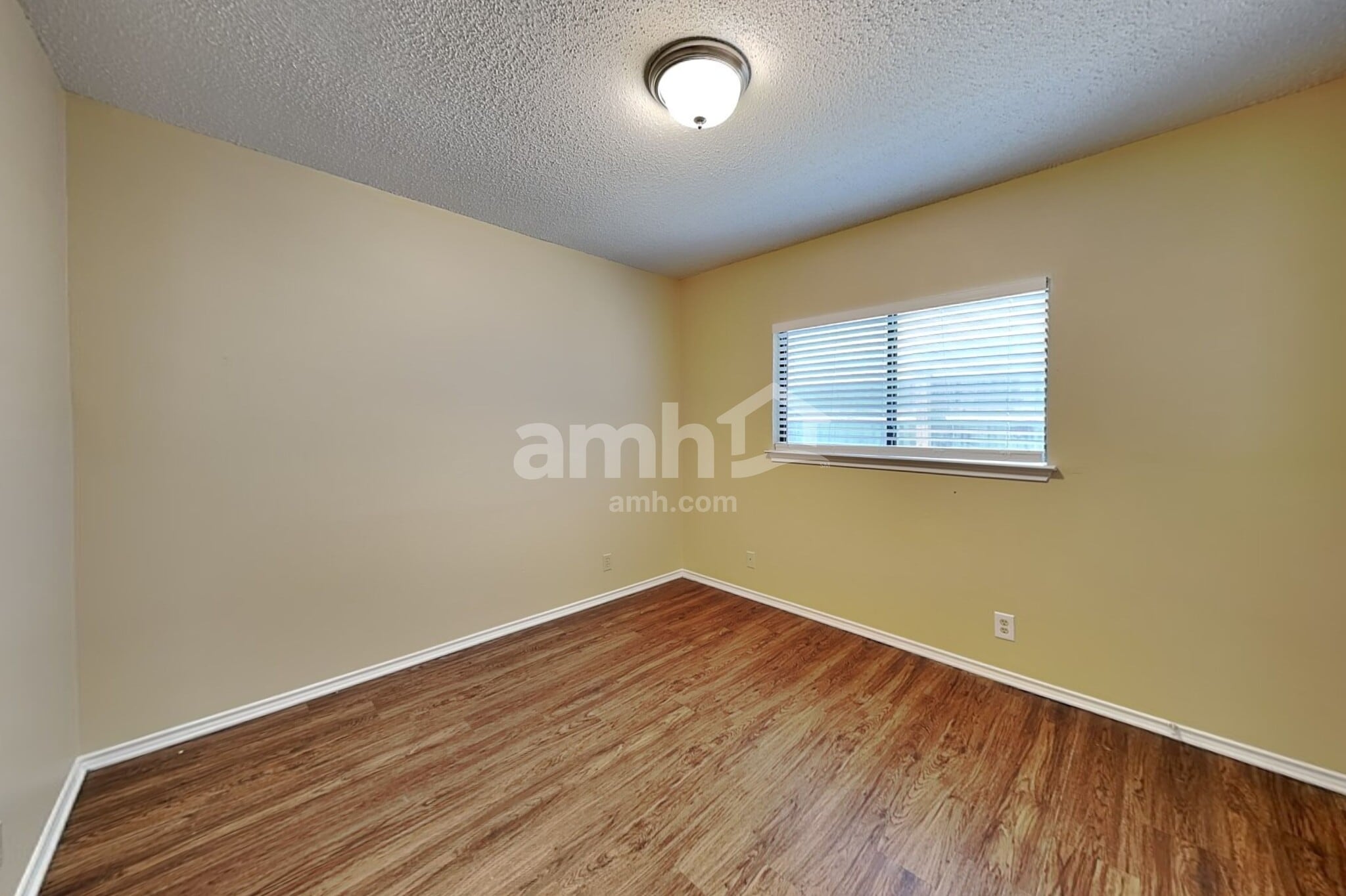 Building Photo - 7206 Knights Haven