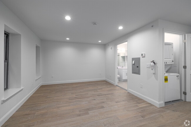 Building Photo - 186 Market St