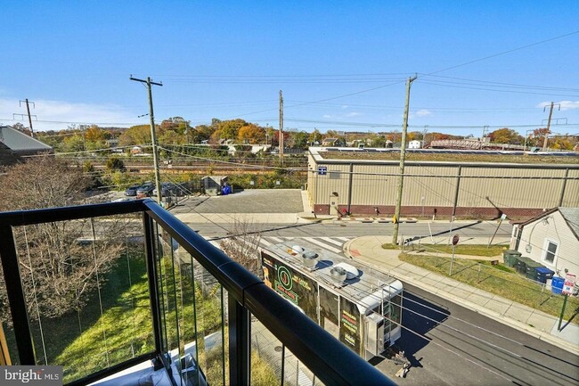 Building Photo - 4421 Kane Pl NE