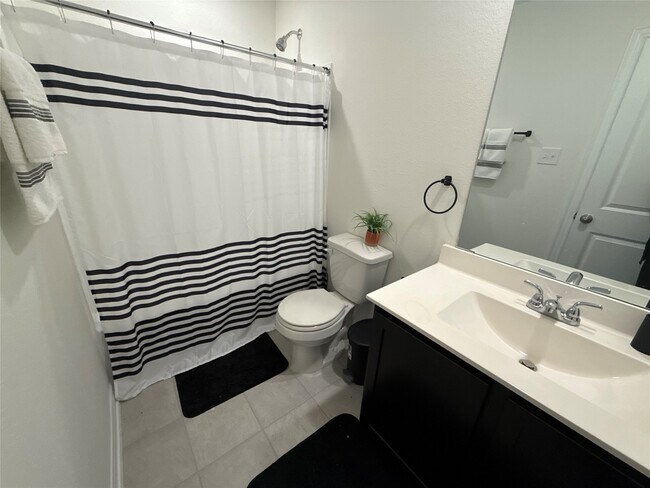 Building Photo - 527 Baobab Wy