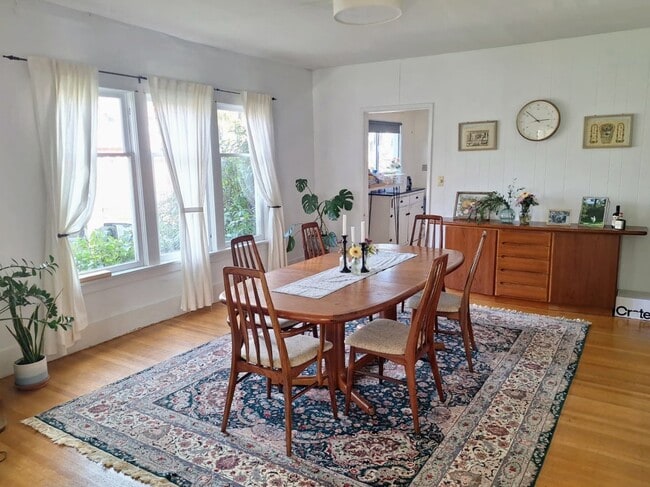 Building Photo - 4332 Eastern Ave N