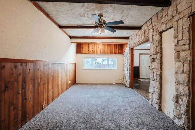 Building Photo - 122 Brennan St