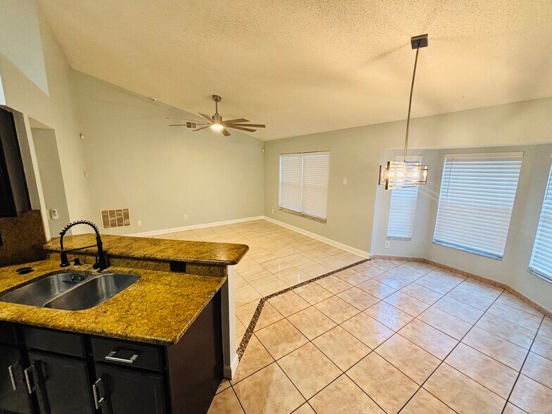 Building Photo - 4813 Fort Lee Ct