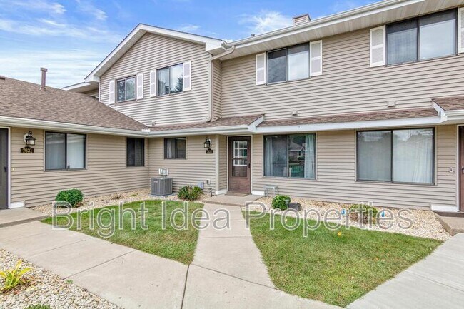 Building Photo - 7633 Wedgewood Ct