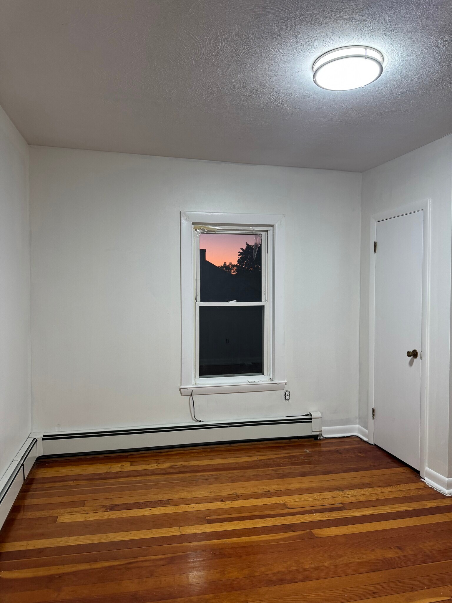 Building Photo - 36 School St