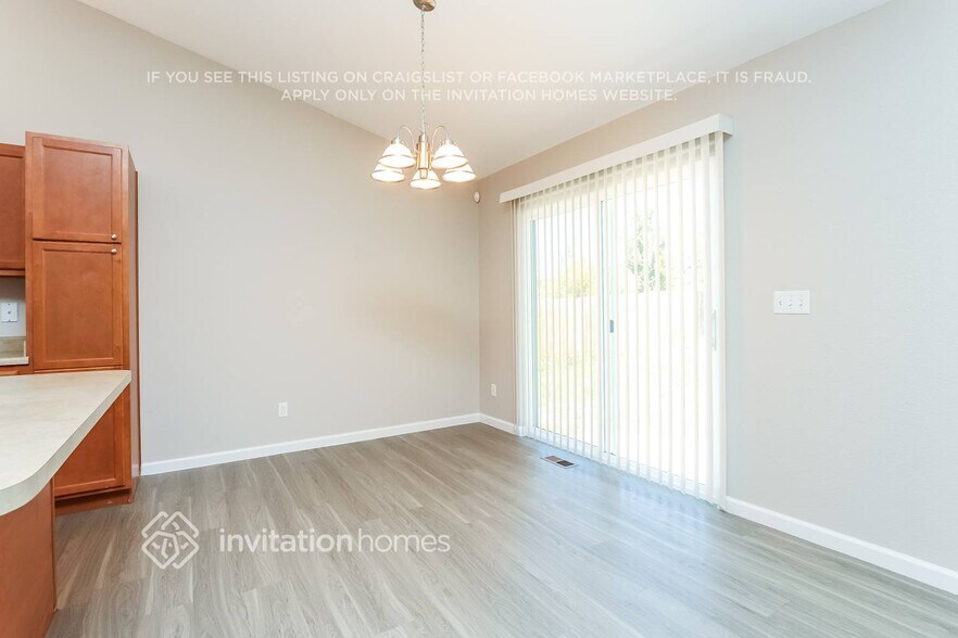 Building Photo - 10737 Darneal Dr