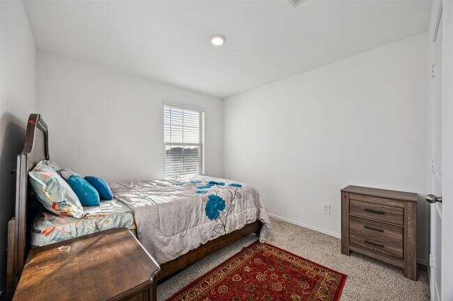 Building Photo - 5102 Hedgerose Ln