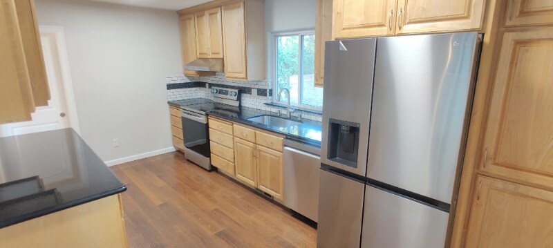 Building Photo - 21605 NE 83rd St