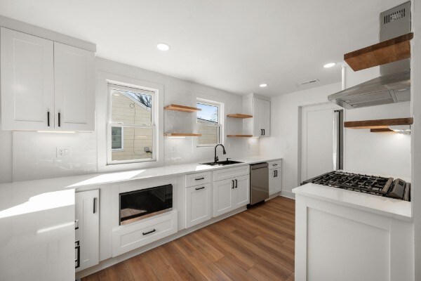 Building Photo - 910 Apex St