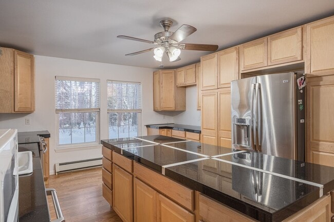 Building Photo - Spacious 5 Bedroom Home on 6 Acres – North Pole, Alaska