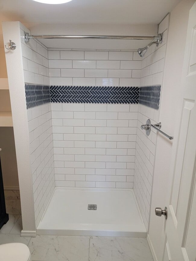 Building Photo - Beautiful 3-Bedroom Home - EV Charger - Pet Friendly