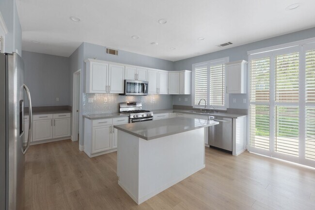 Building Photo - 26523 Starling Ct