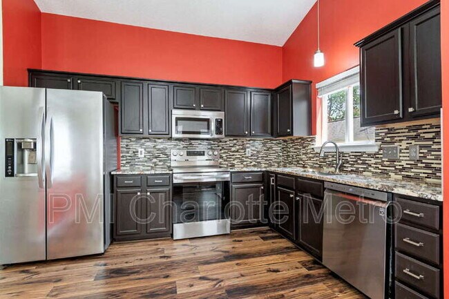 Building Photo - 3807 Crimson Wing Dr