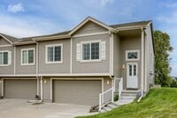 Building Photo - Short Term Furnished 3 Bedroom Townhome!!