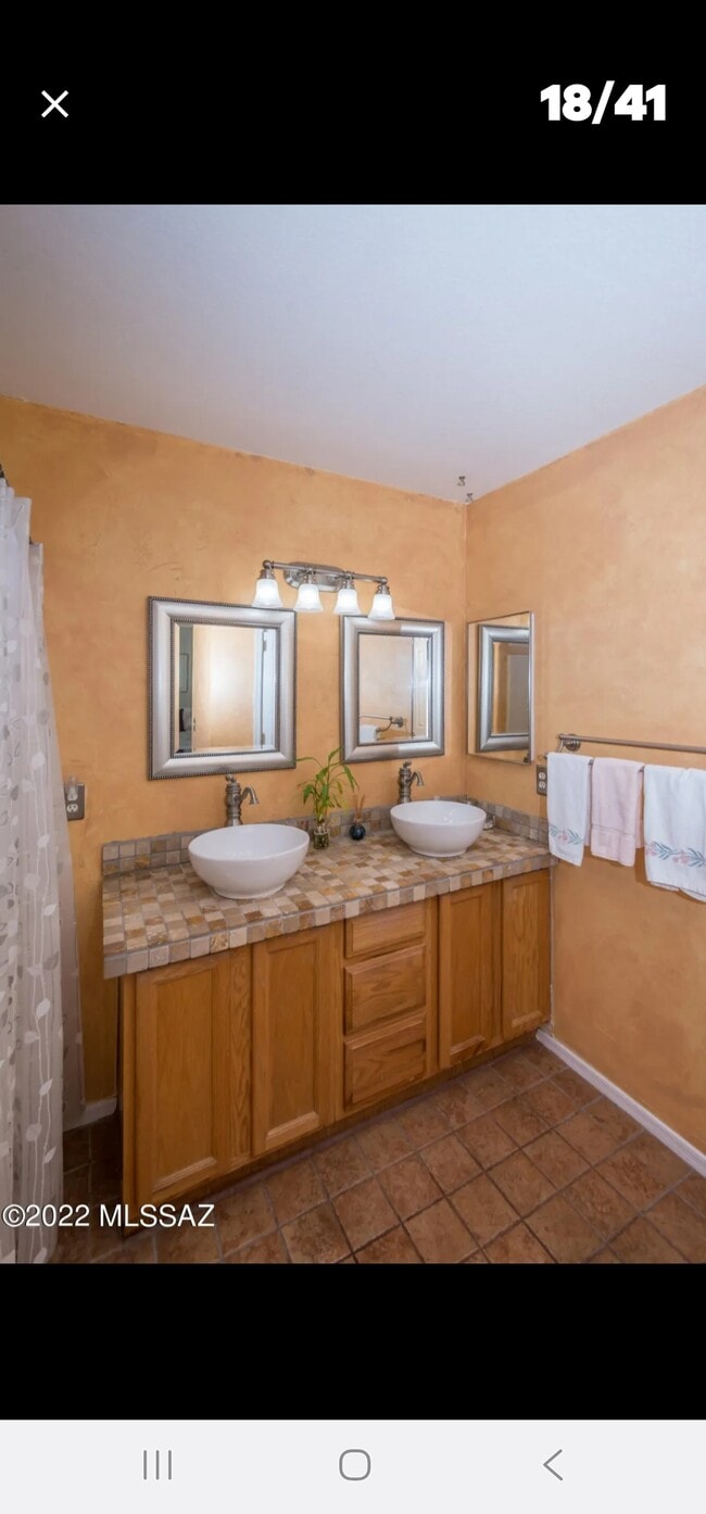 Building Photo - 12740 N Owl Head Canyon Rd