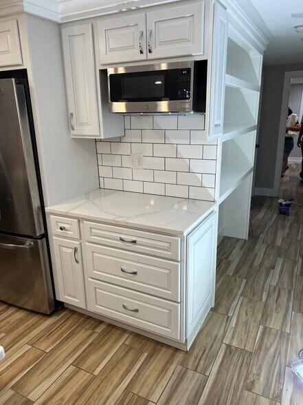 Building Photo - 212 5th St NE