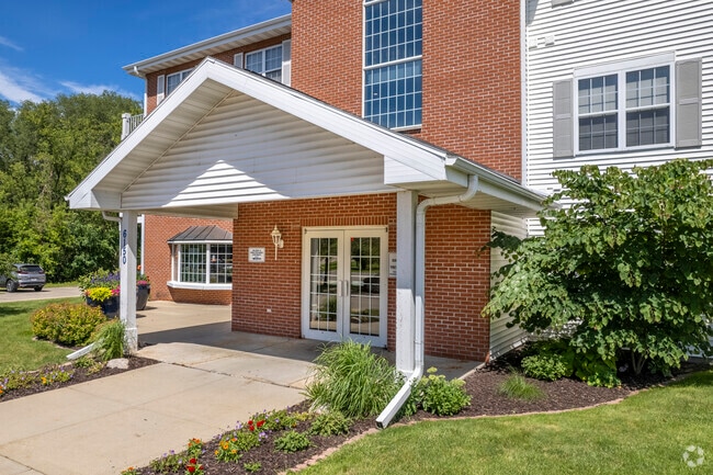6150 Building and Leasing Office Entrance - Monarch at Middleton Shores