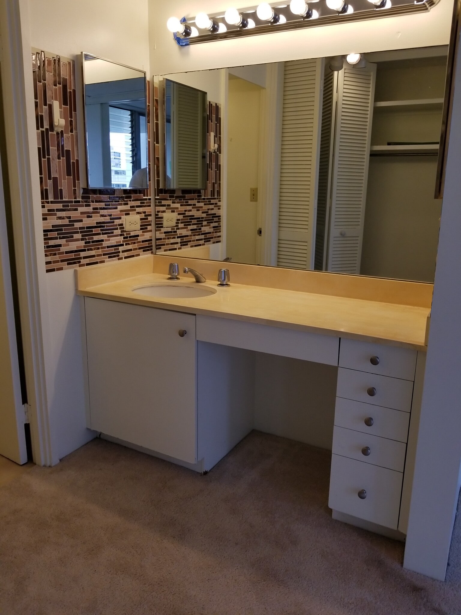 Bathroom - 469 Ena Rd