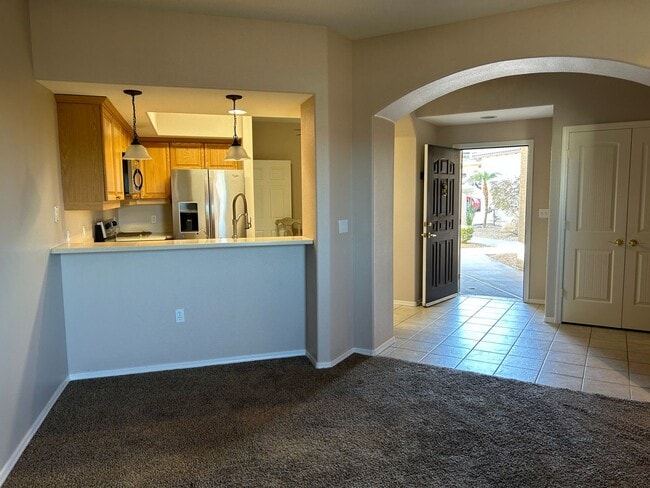 Building Photo - Long term - unfurnished ground floor condo