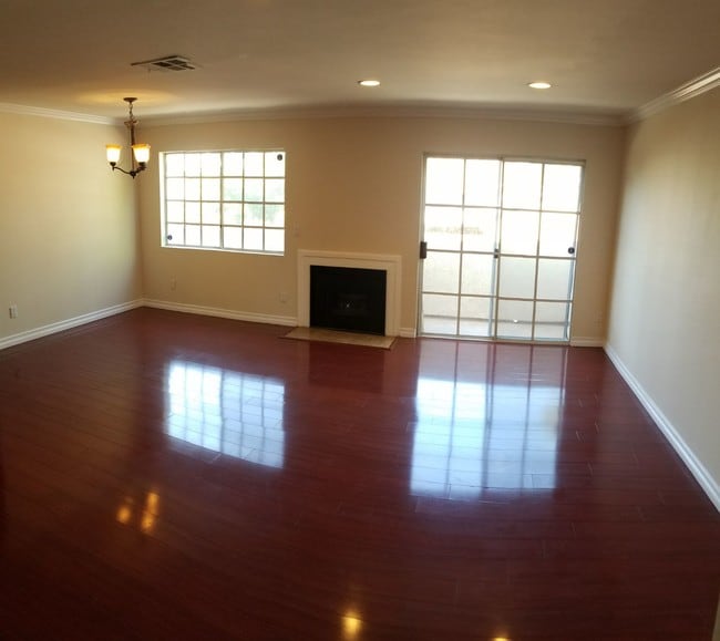 1st floor - dining - 14727 Magnolia Blvd